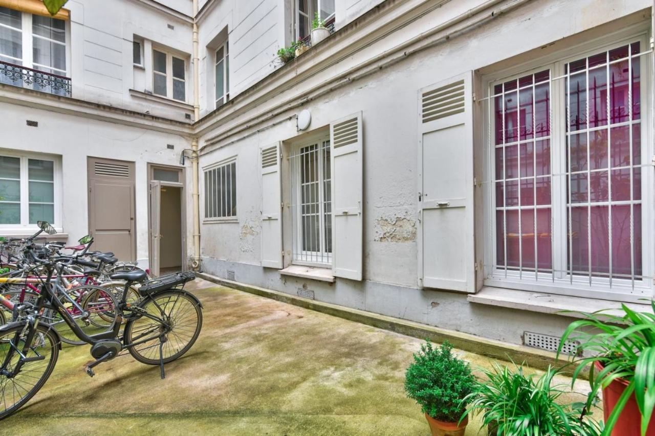 Comfortable In A Very Good Location Appartement Parijs